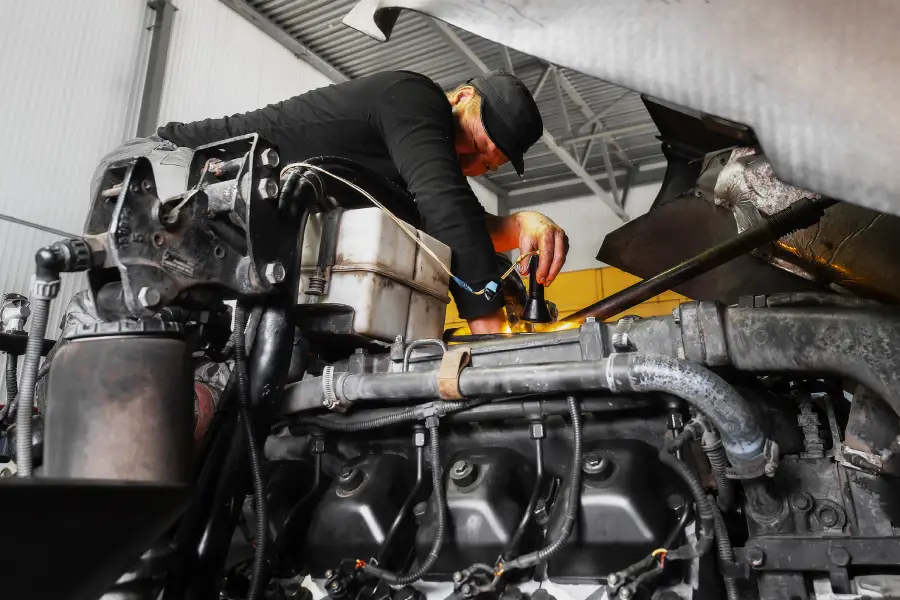 Professional Truck Mechanic Professional Truck Mechanic